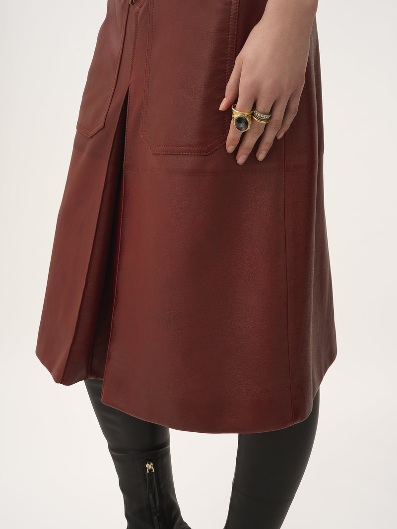 KNEE-LENGTH SKIRT IN LEATHER 7