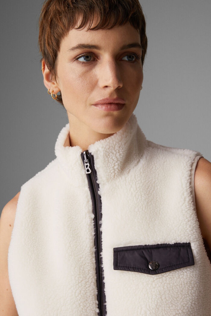 Hilla Reversible waistcoat in Off-white - 5