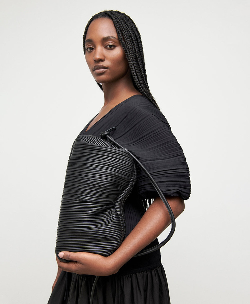 Mansur Gavriel CLOUD CLUTCH outlook