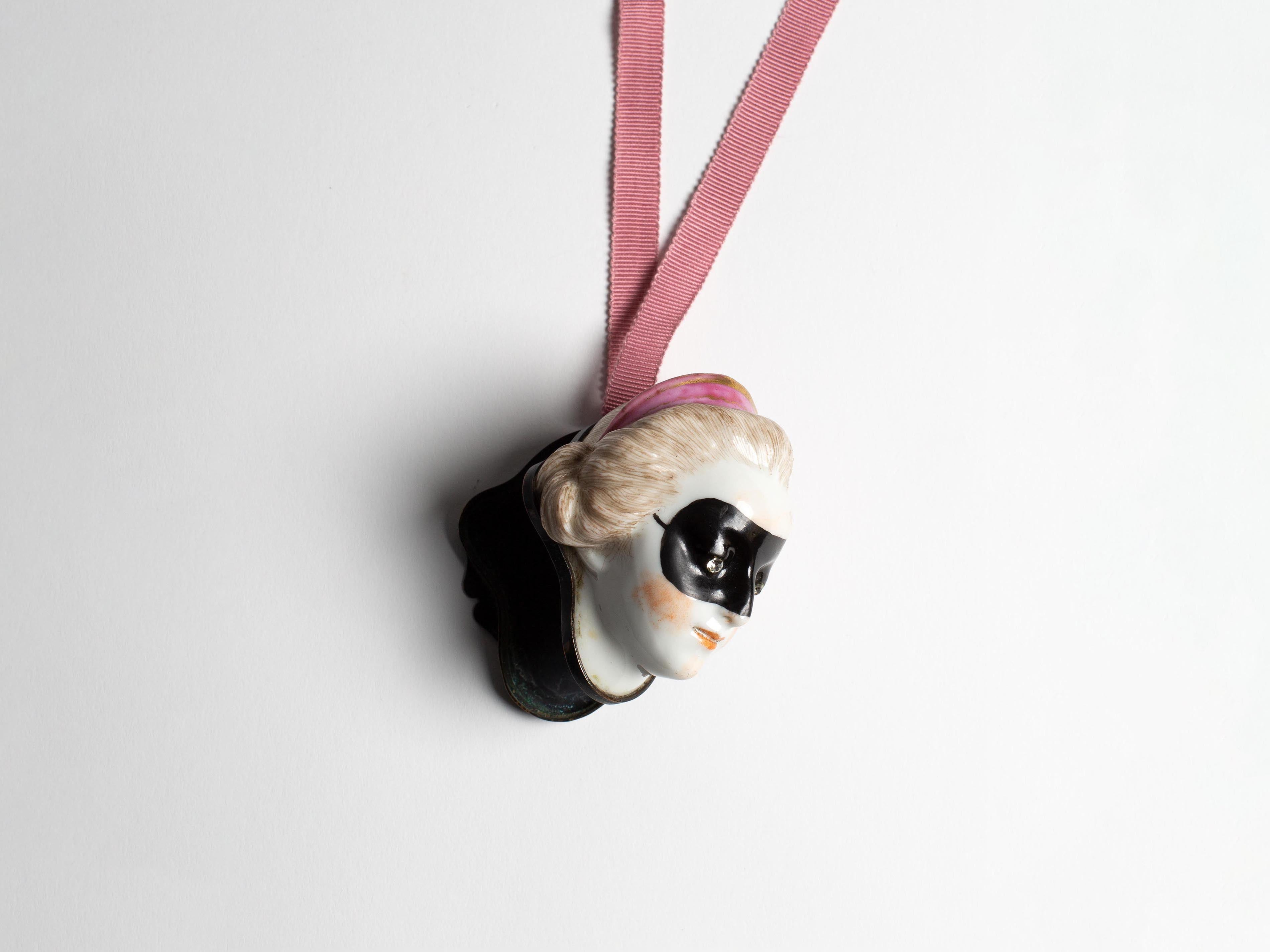 MASQUERADE HEAD IN PORCELAIN - 6