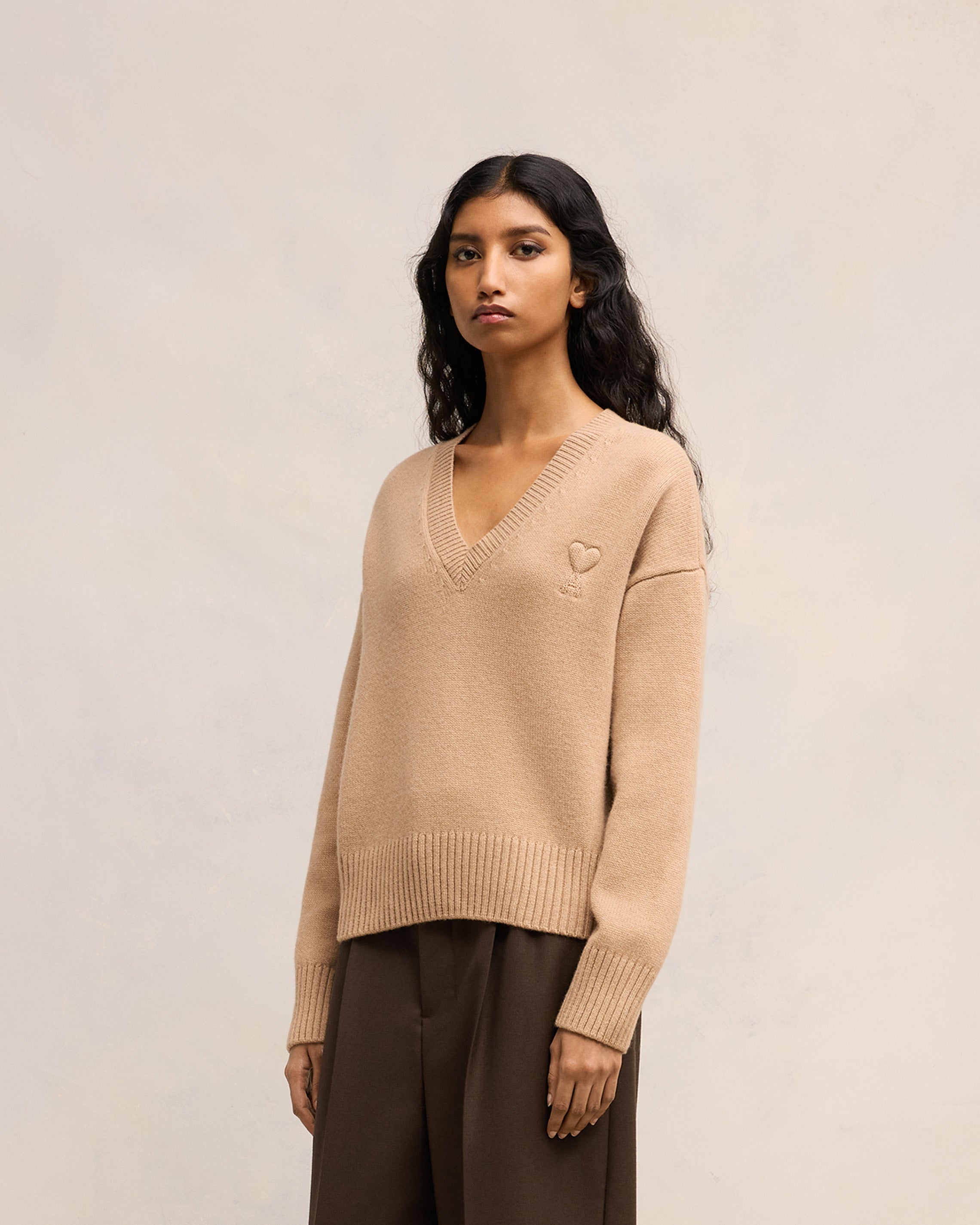 EMBOSSED AMI DE COEUR V NECK SWEATER - 6