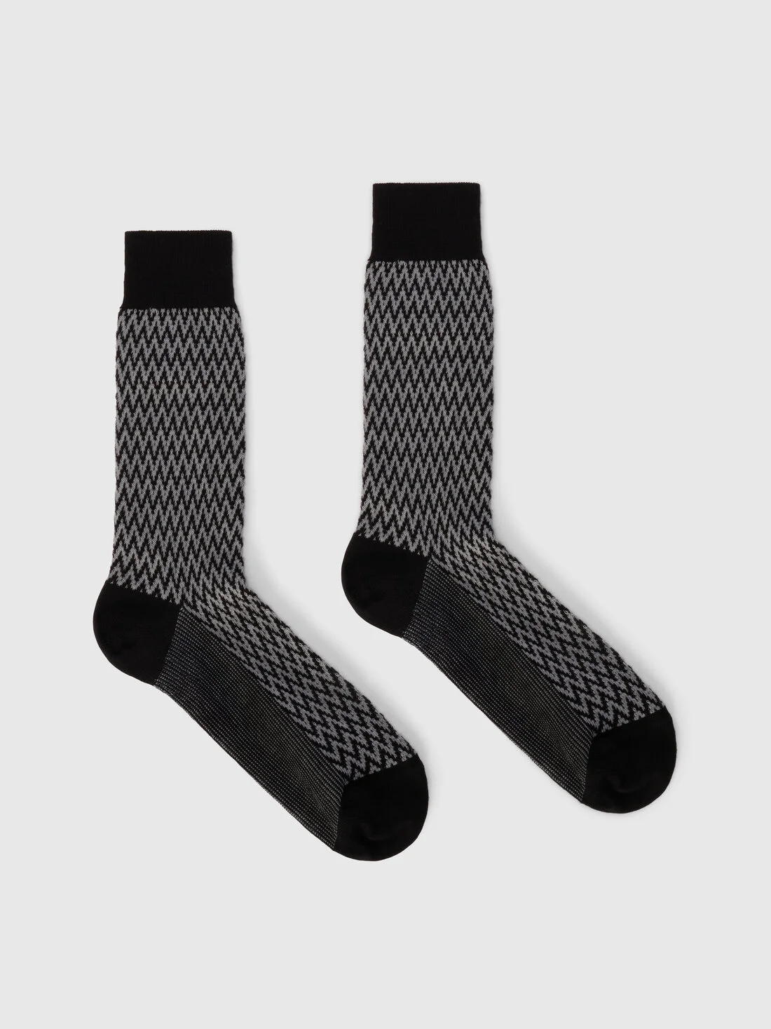 Mid-length cotton-blend socks with zigzag pattern - 1