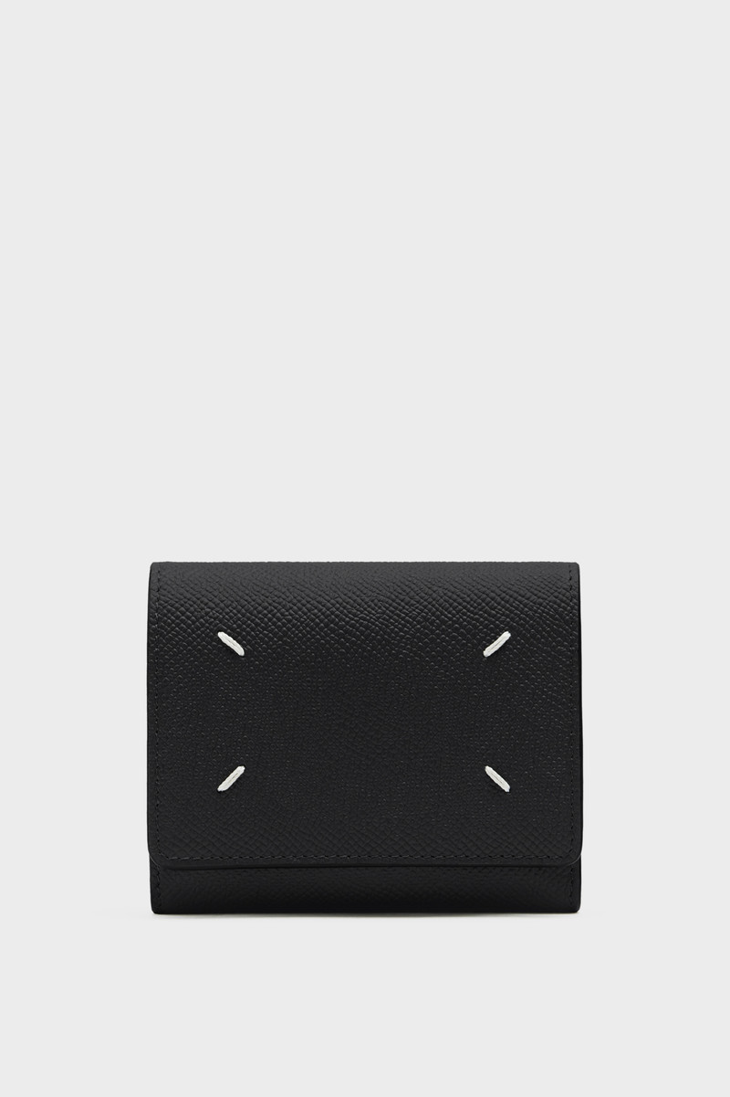 Four stitches wallet 1
