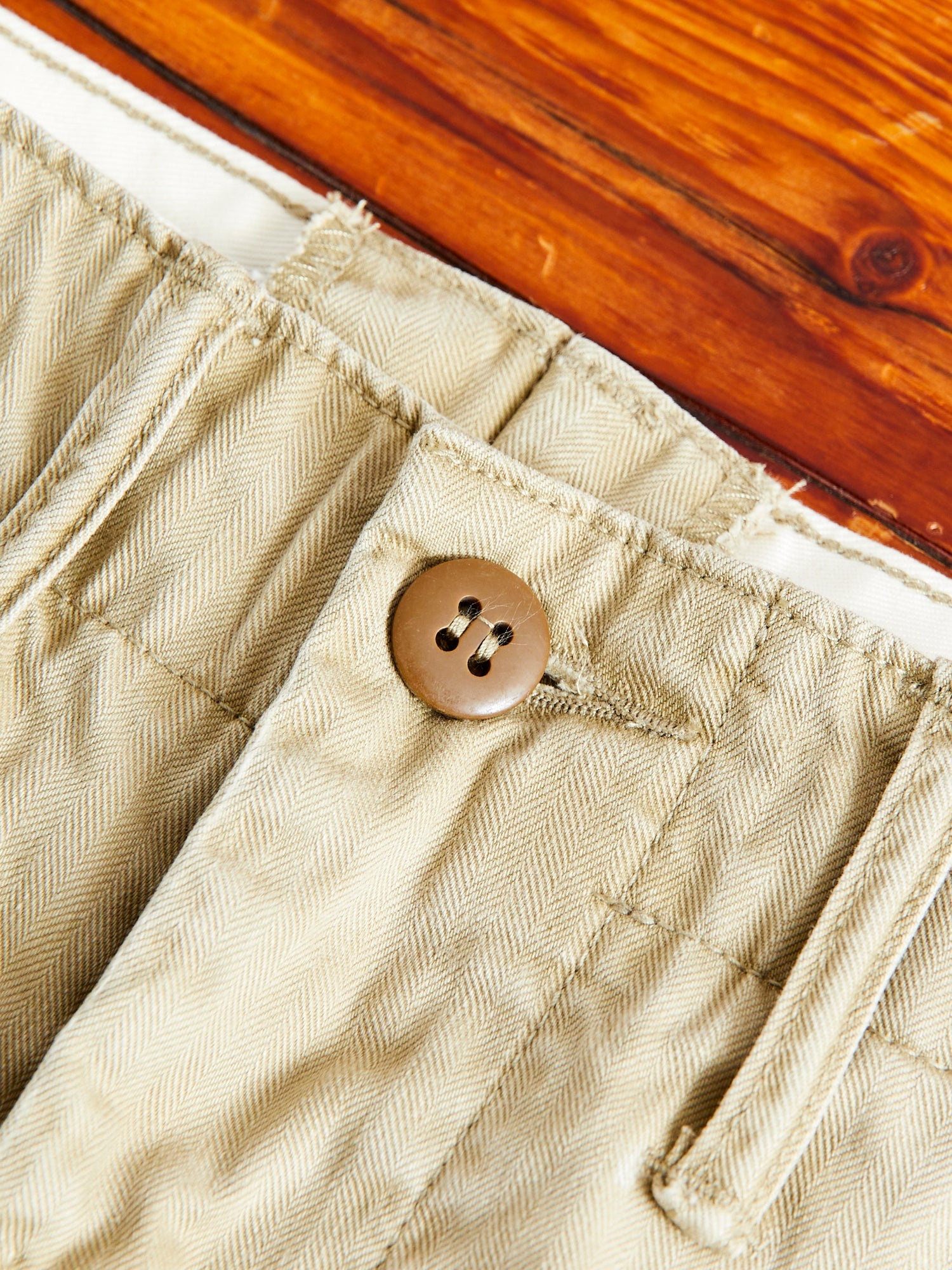 Officer Chino Pants in Vintage Khaki - 5