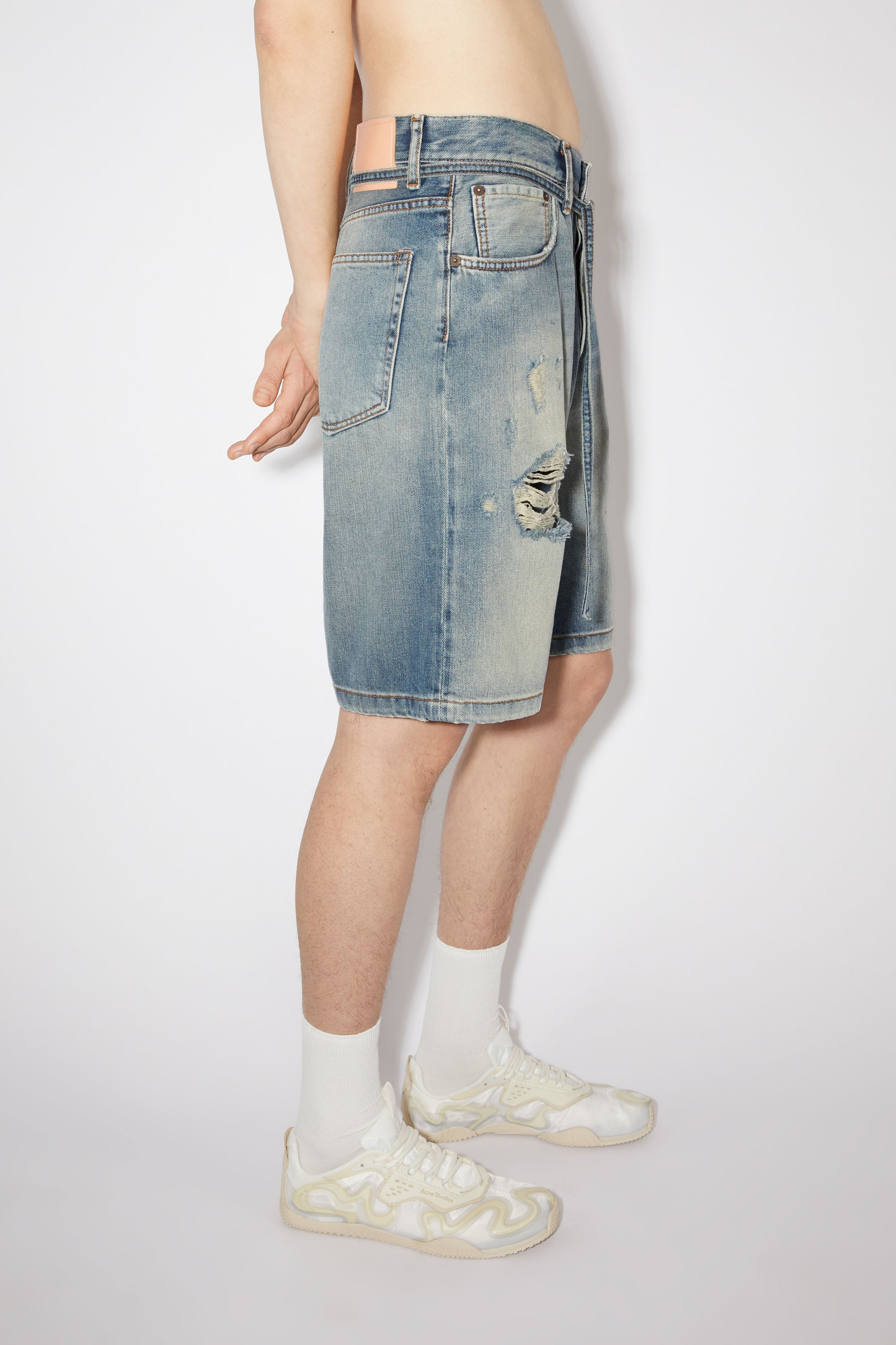 Loose fit denim shorts - Mid Blue - 4