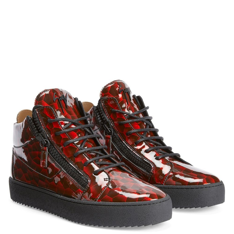 Giuseppe Zanotti Kriss outlook