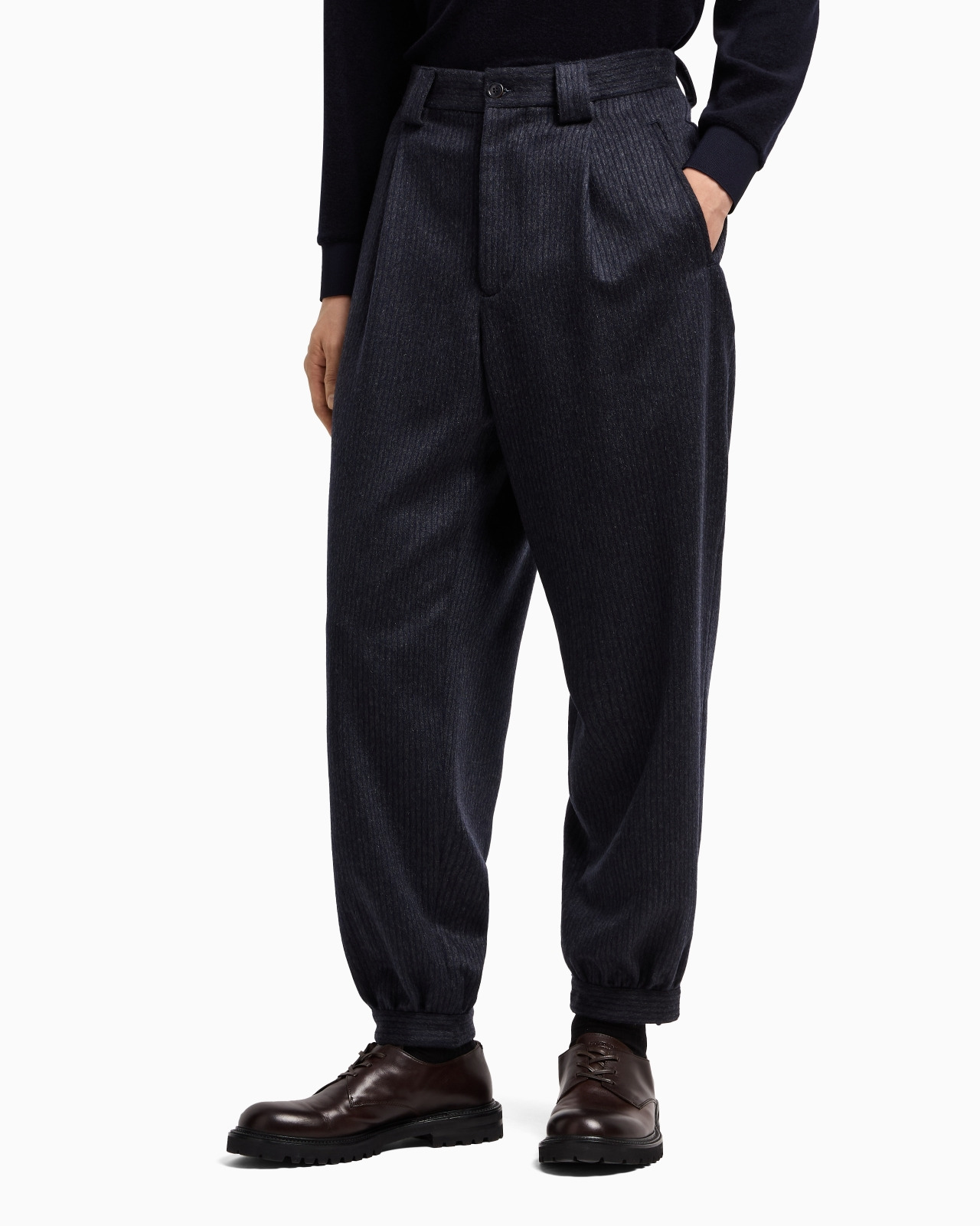 SINGLE-PLEAT TROUSERS IN ARMURE CASHMERE - 4