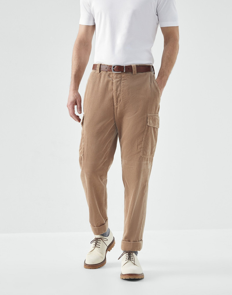 Garment-dyed leisure fit trousers in cotton corduroy with cargo pockets 1