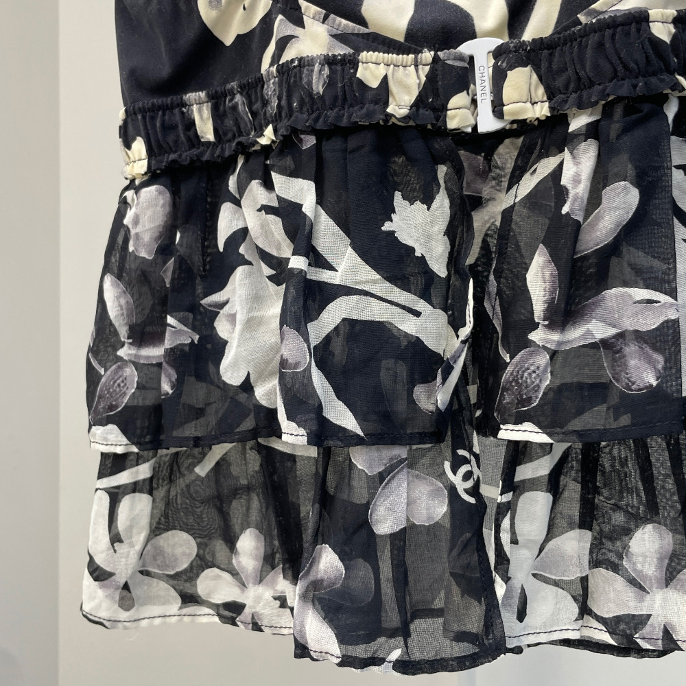 Chanel flower ruffle sleeveless top - 10
