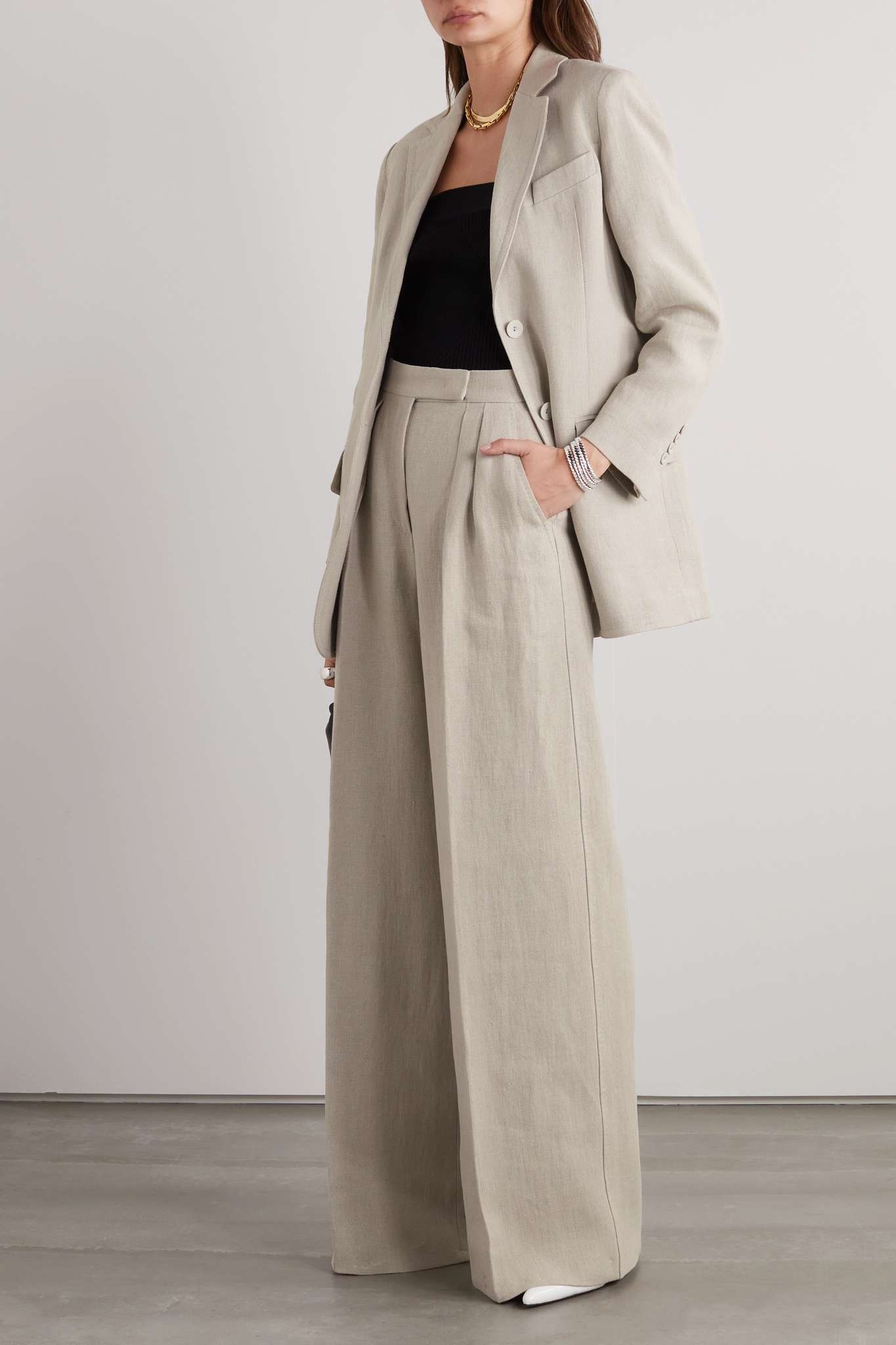 Pleated linen wide-leg pants