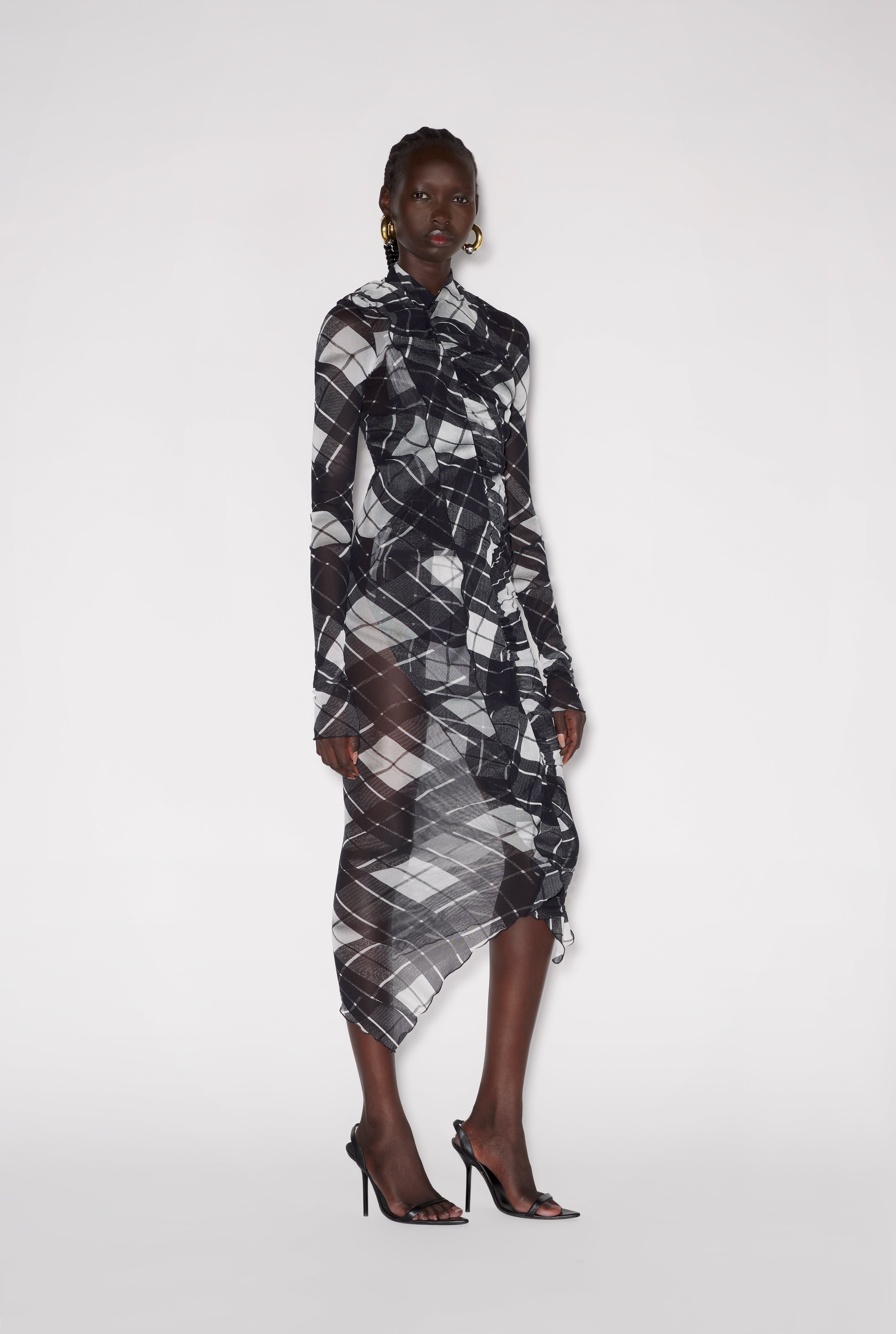 THE BLACK TARTAN DRESS - 2