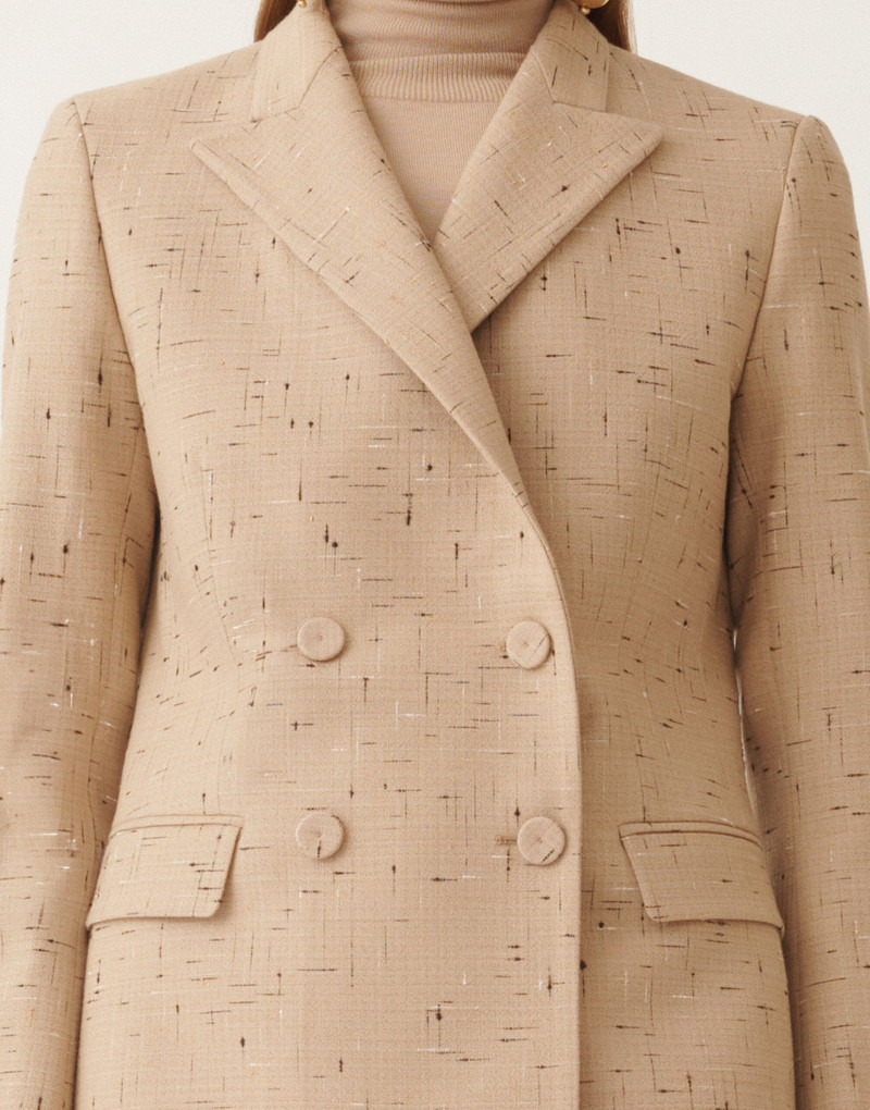 Double-breasted jacket in buttoned tailoring 5