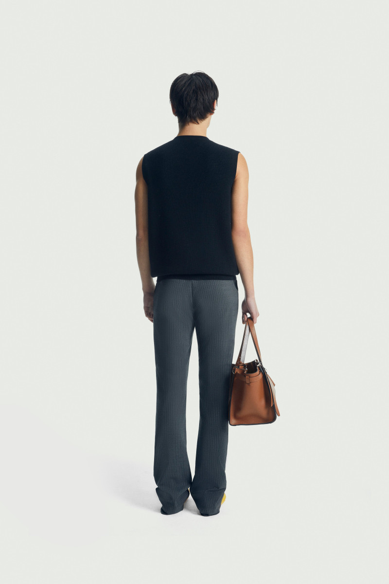 Triangle Sleeveless Knitted Sweater 8