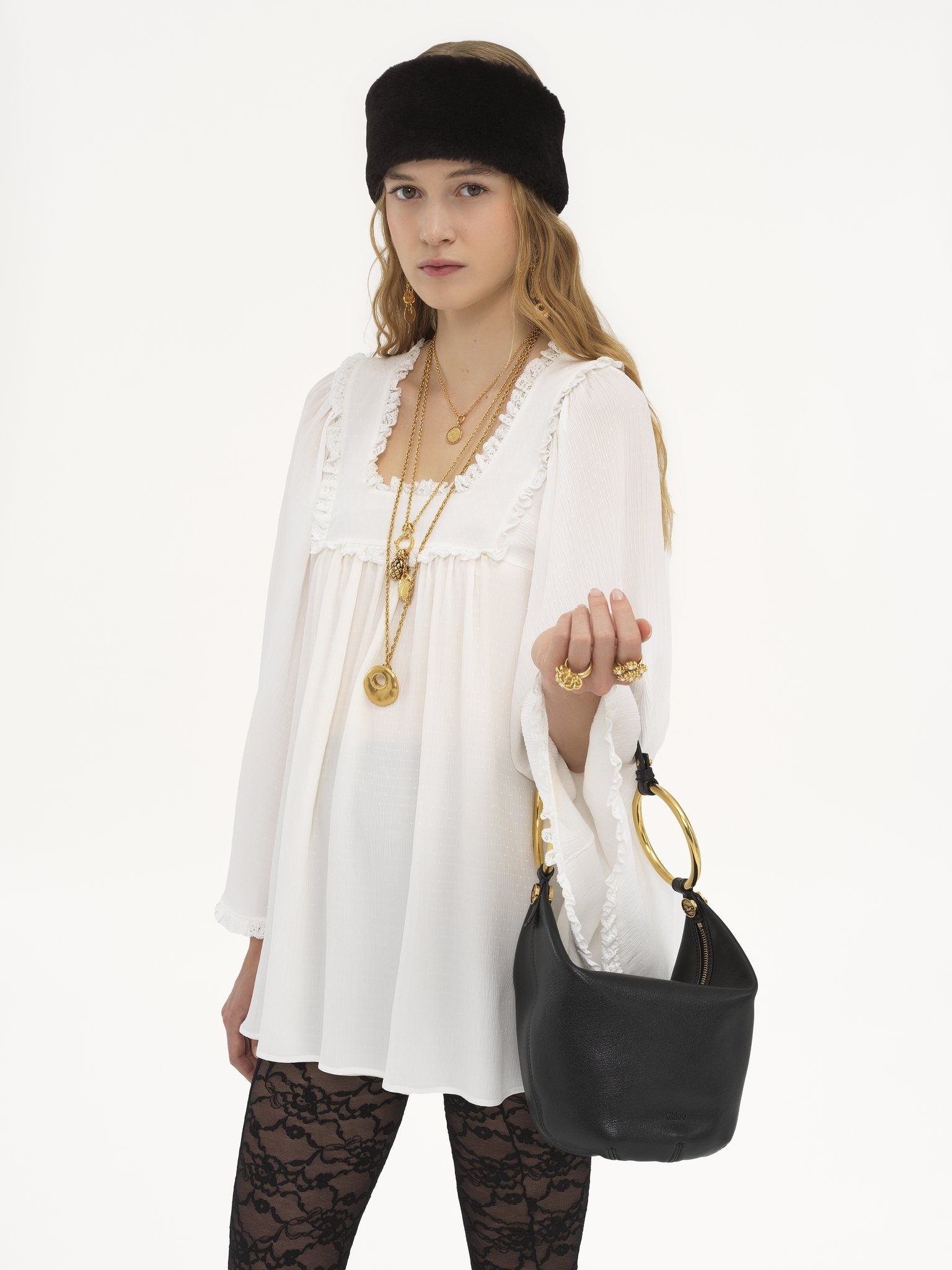 SMALL BRACELET HANDBAG IN GRAINED LEATHER - 2