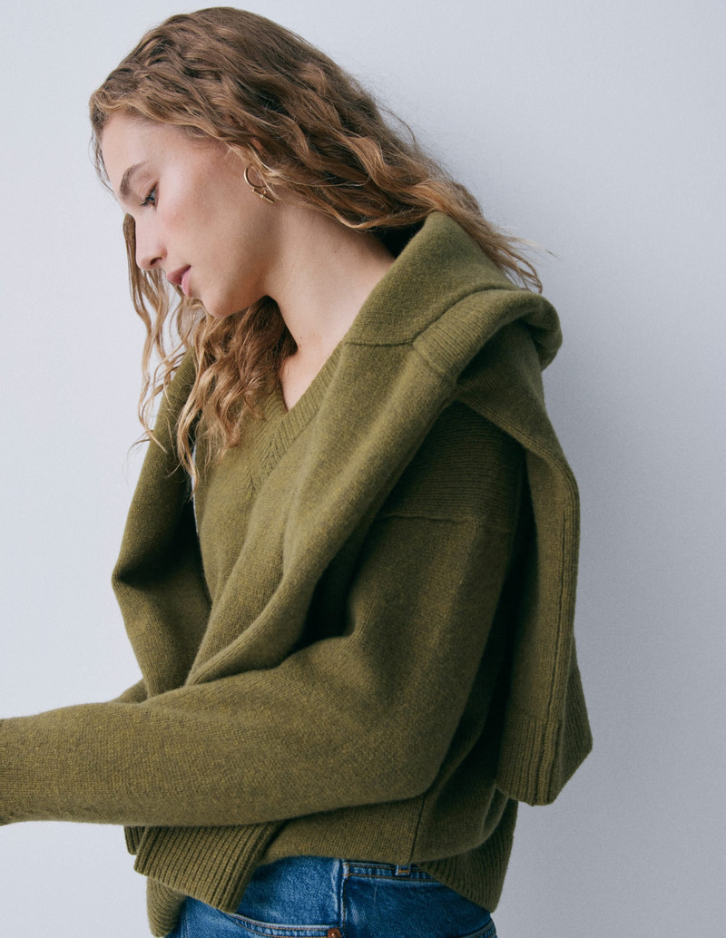 Marion Merino V-neck Sweater-Promenade Green Melange 7