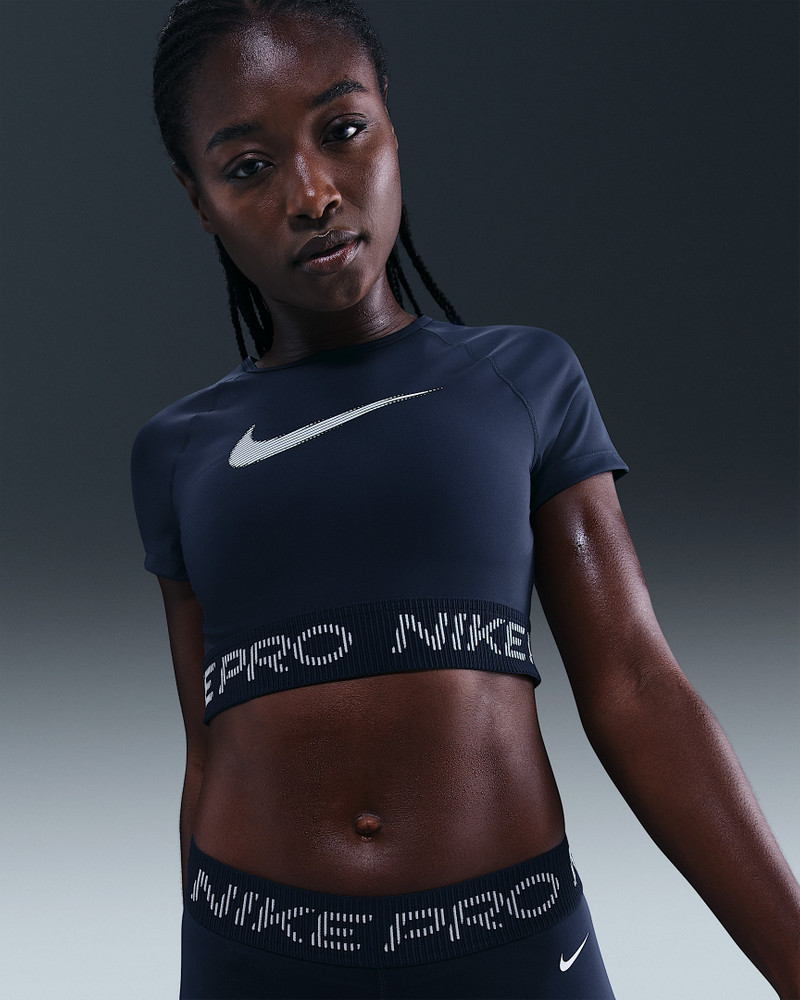 Nike Pro Women's Dri-FIT Short-Sleeve Cropped Graphic Top 1