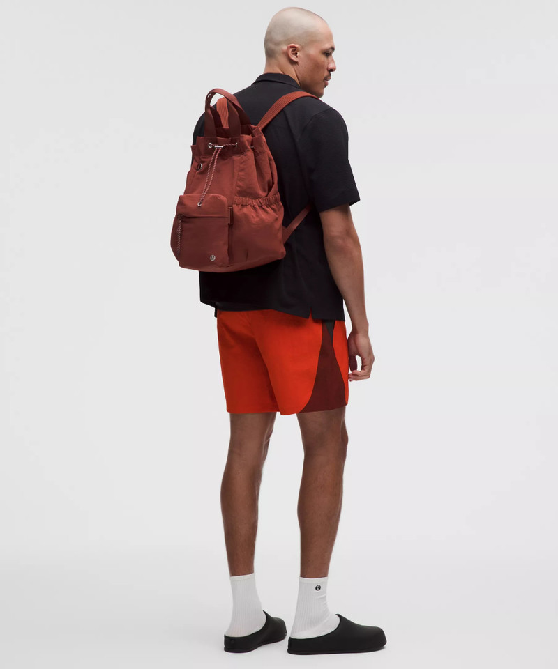 lululemon 2-in-1 Drawstring Bucket Bag outlook