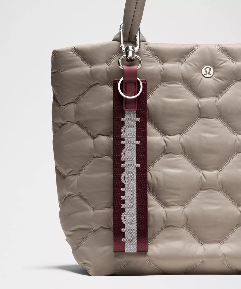 lululemon Never Lost Keychain *Reflective outlook