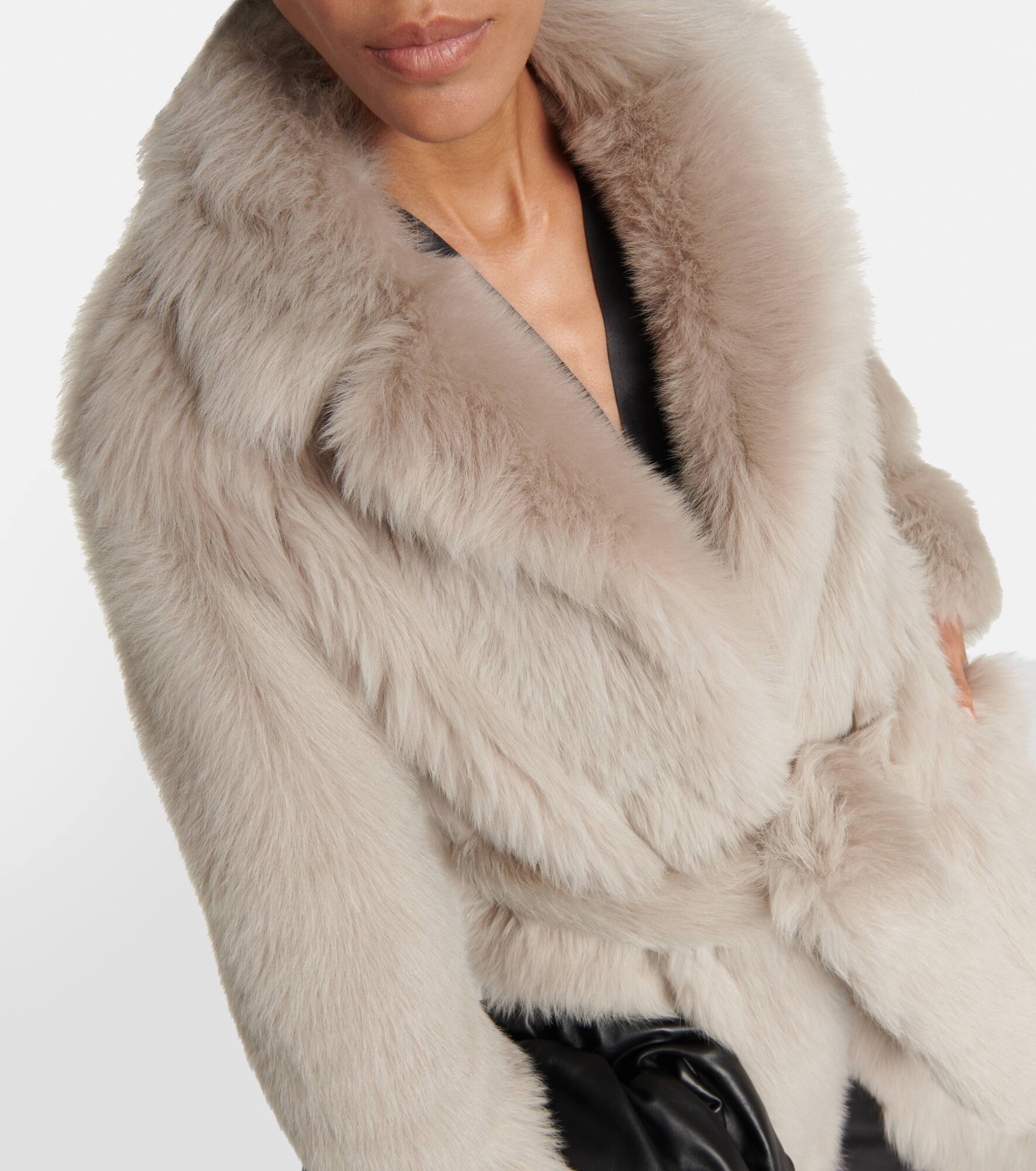Shearling belted long coat - 4