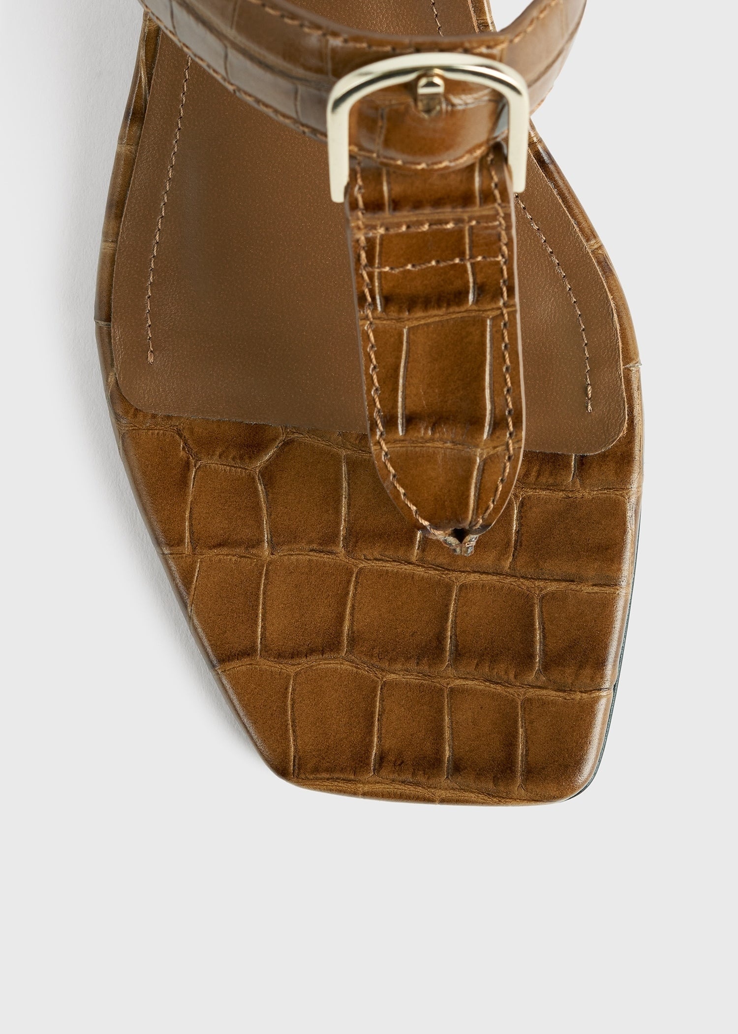 Totême The Belted Croco Flip-Flop Heel camel | REVERSIBLE