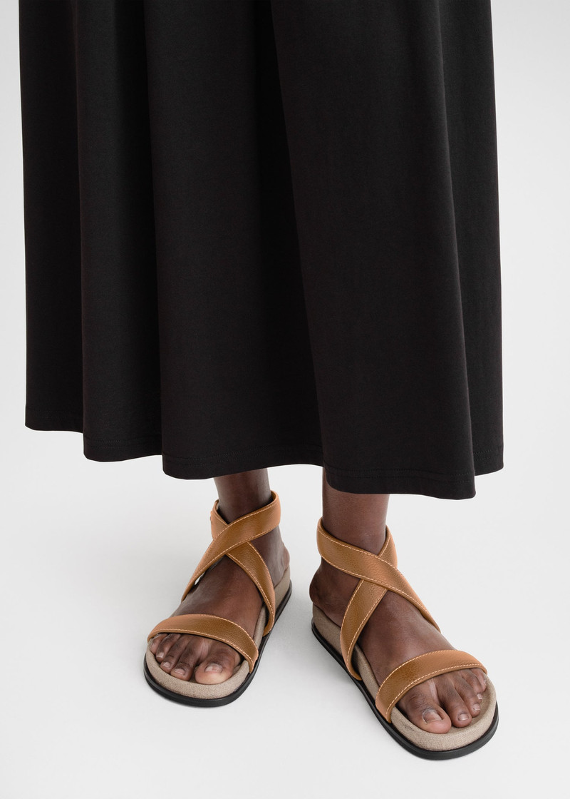 Totême The Leather Chunky Sandal tan/ecru outlook