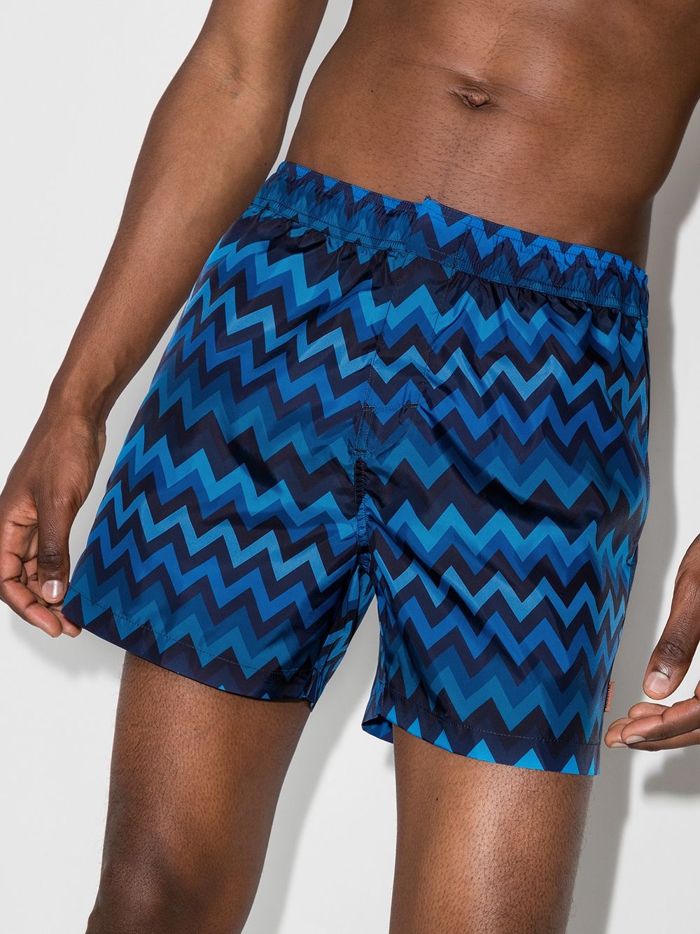 chevron print swim shorts - 2