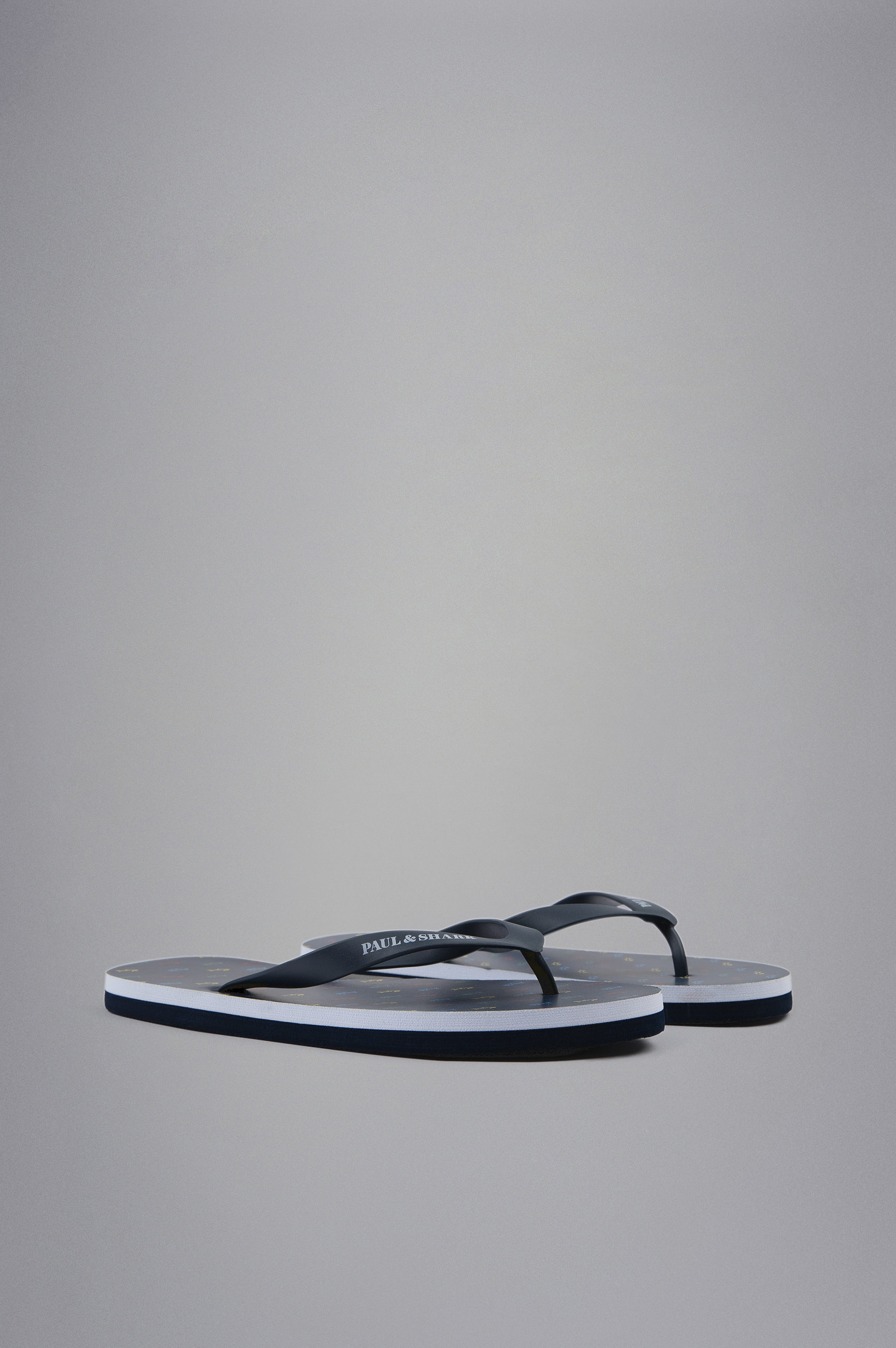 FLIP FLOPS WITH SHARK PRINT - 4