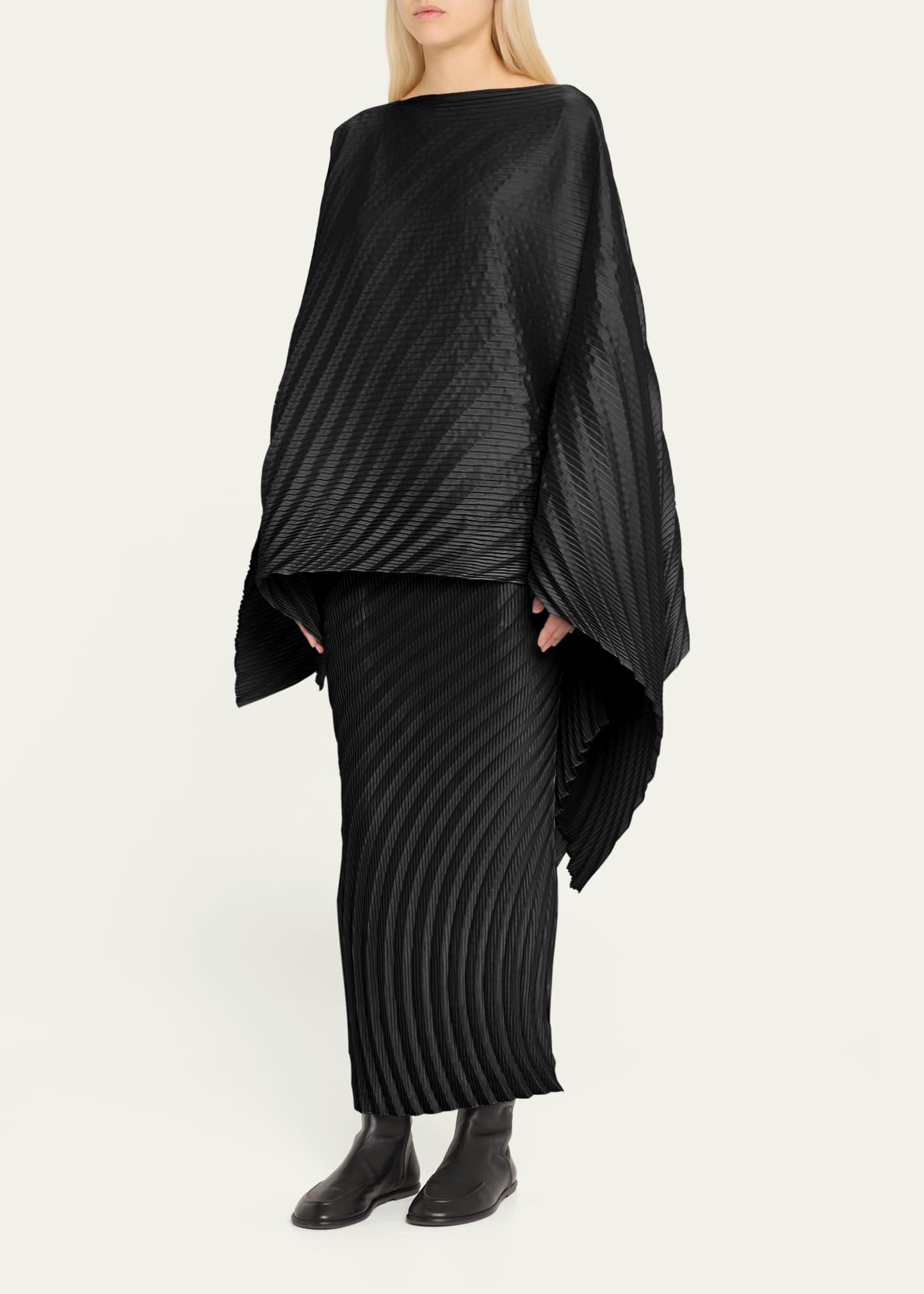 ISSEY MIYAKE Nuance Pleated Poncho | bergdorfgoodman