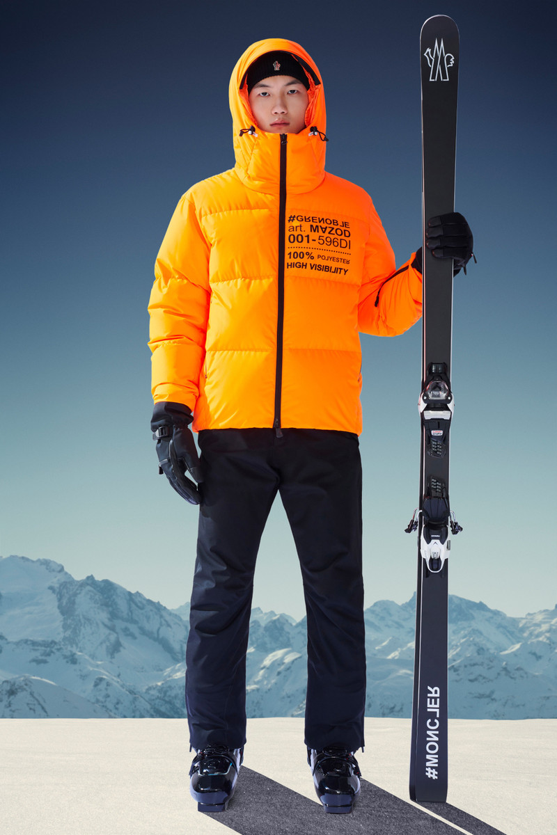 Moncler Mazod Short Down Jacket outlook