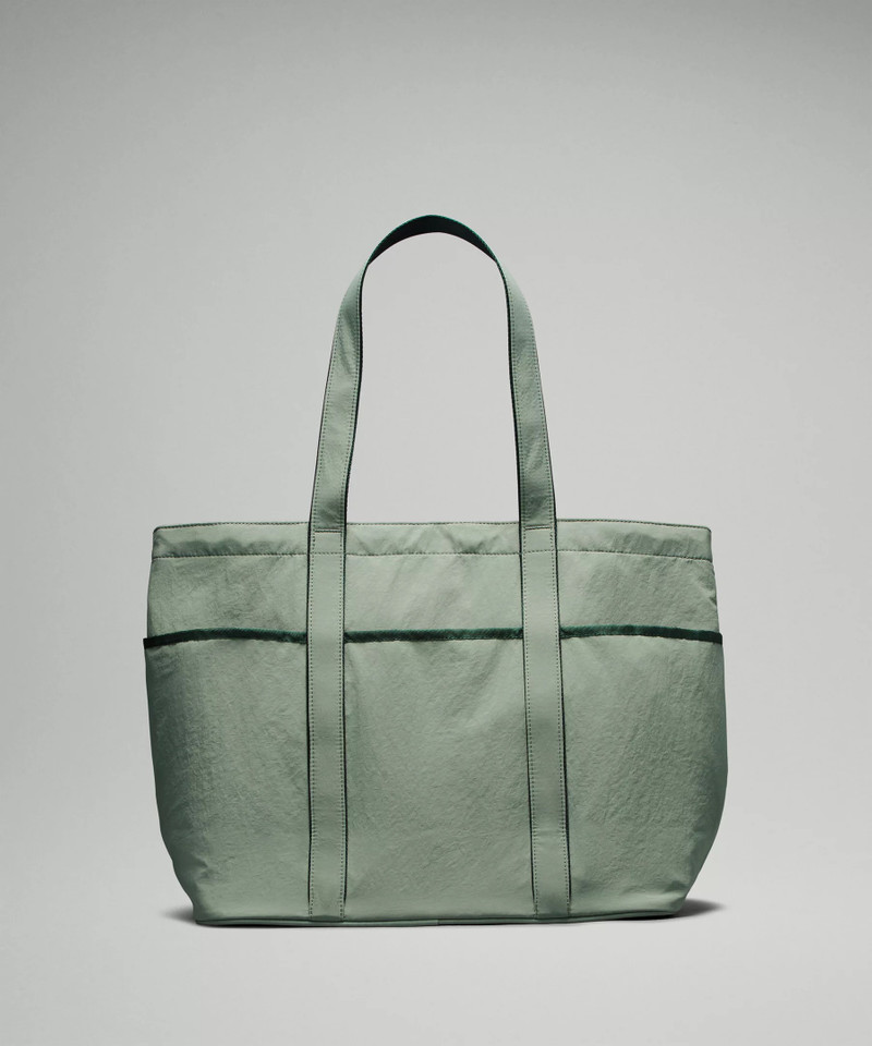 Daily Multi-Pocket Tote Bag 20L 3