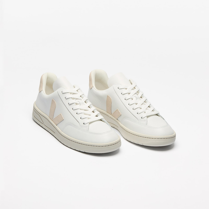 VEJA V-12 LEATHER WHITE SABLE outlook