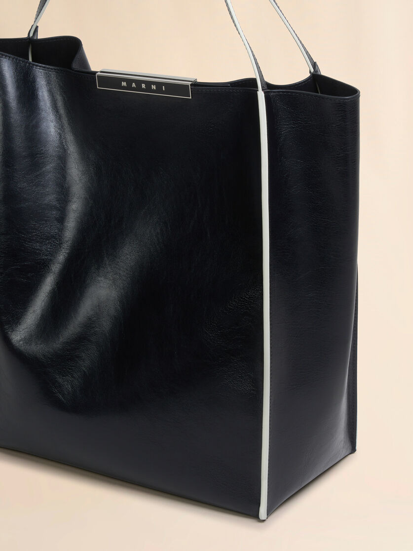 BLACK LEATHER CRESTA N/S TOTE BAG - 5