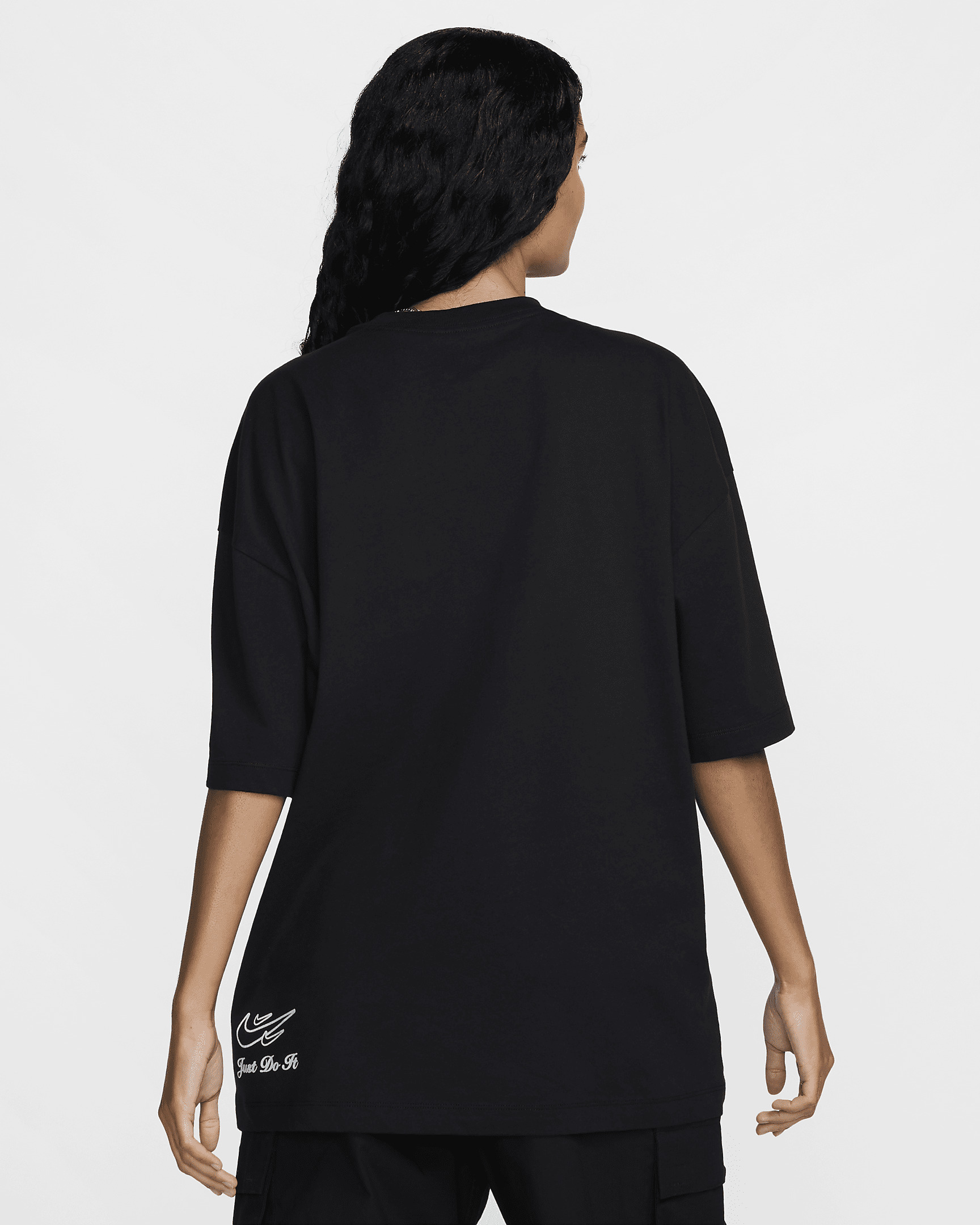 Nike Sportswear Women's Oversized Graphic T-Shirt - 2