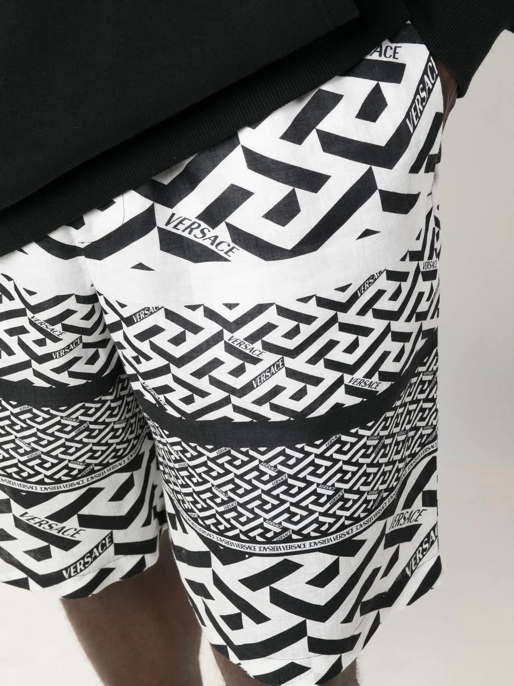 geometric-monogram shorts - 5