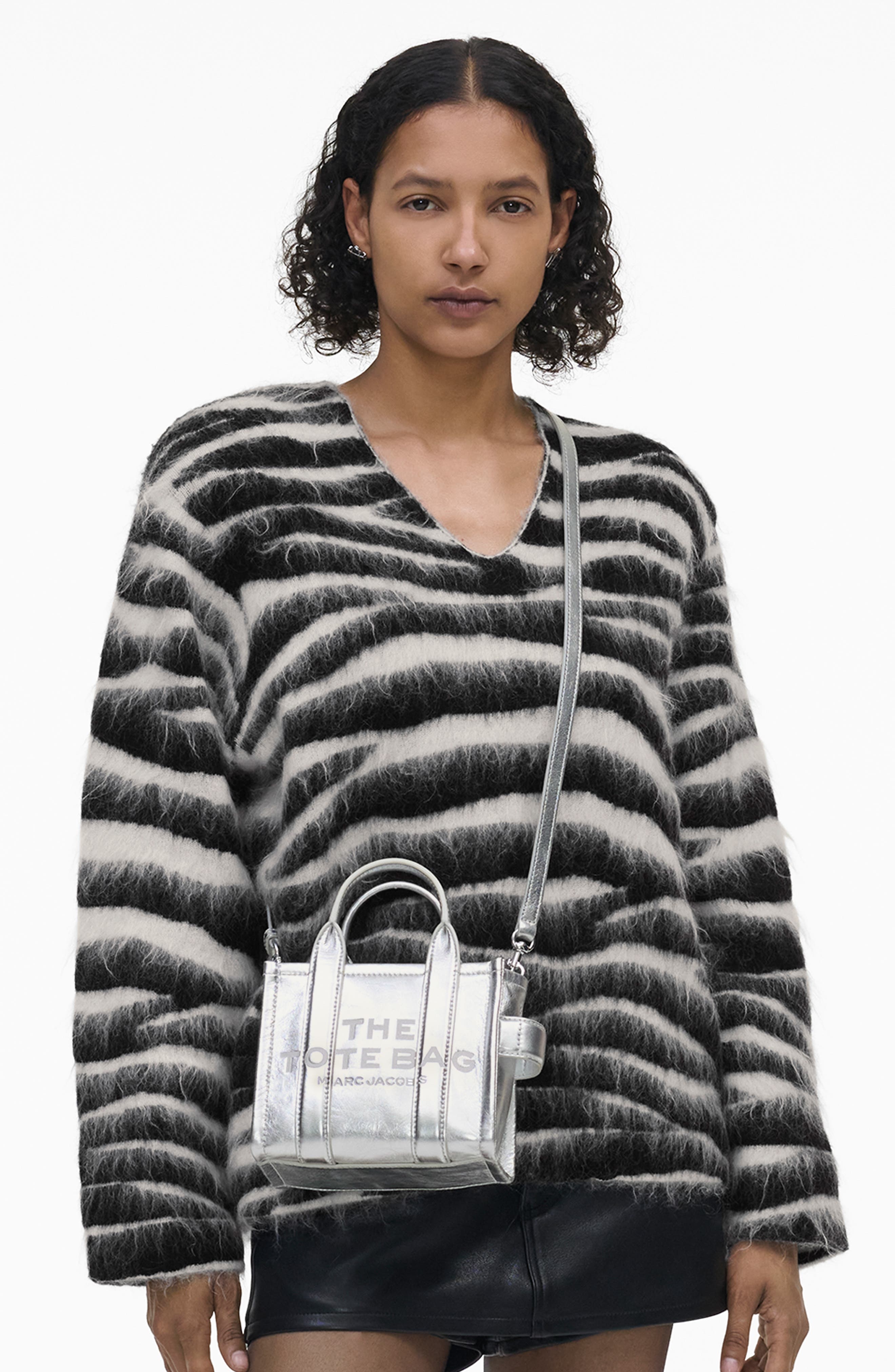 Marc Jacobs The Crossbody Metallic Leather Tote in Metallic Silver at Nordstrom - 2