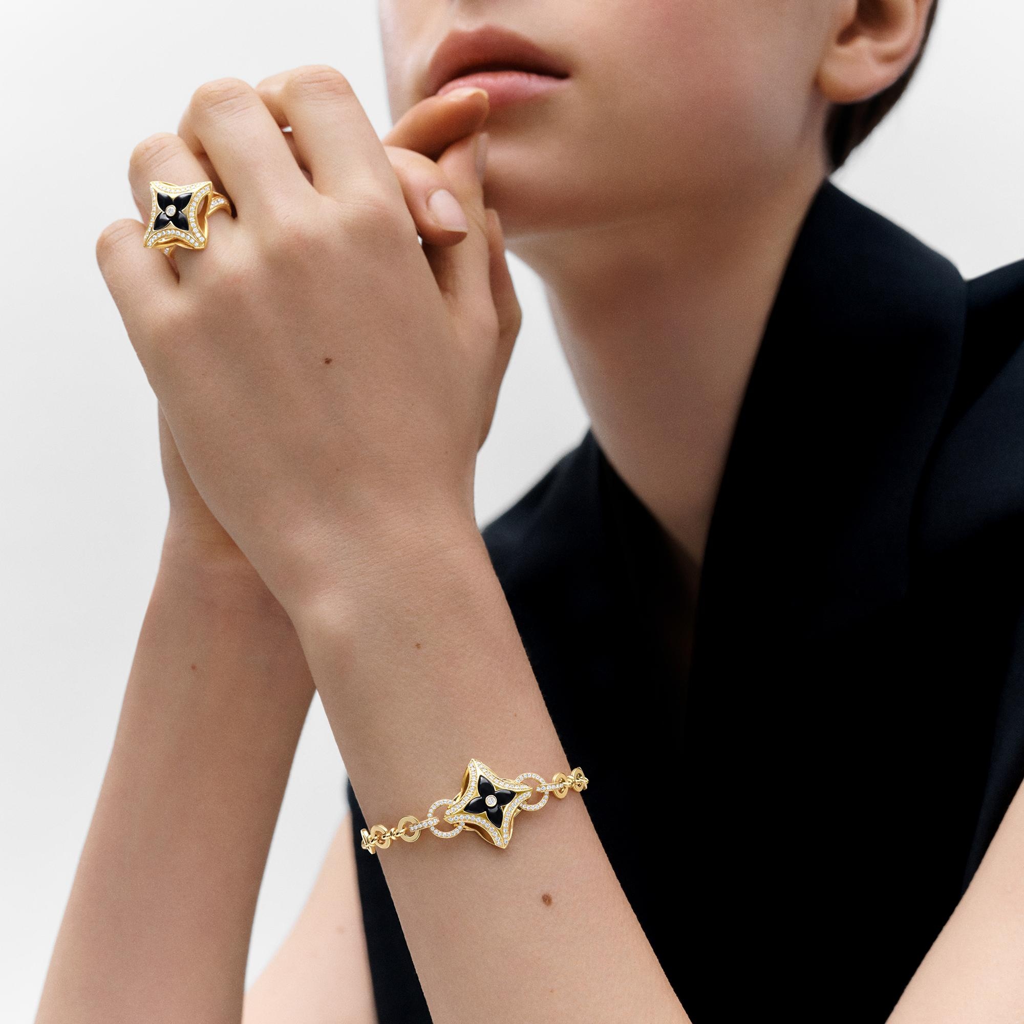 Ever Blossom Bracelet, Yellow Gold, Onyx & Diamonds - 2