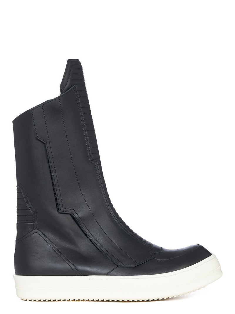 round-toe leather boots 1