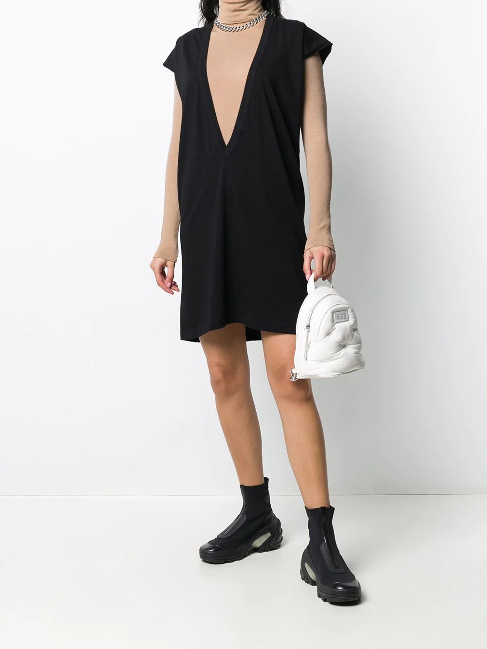 plunging-neck t-shirt dress - 2