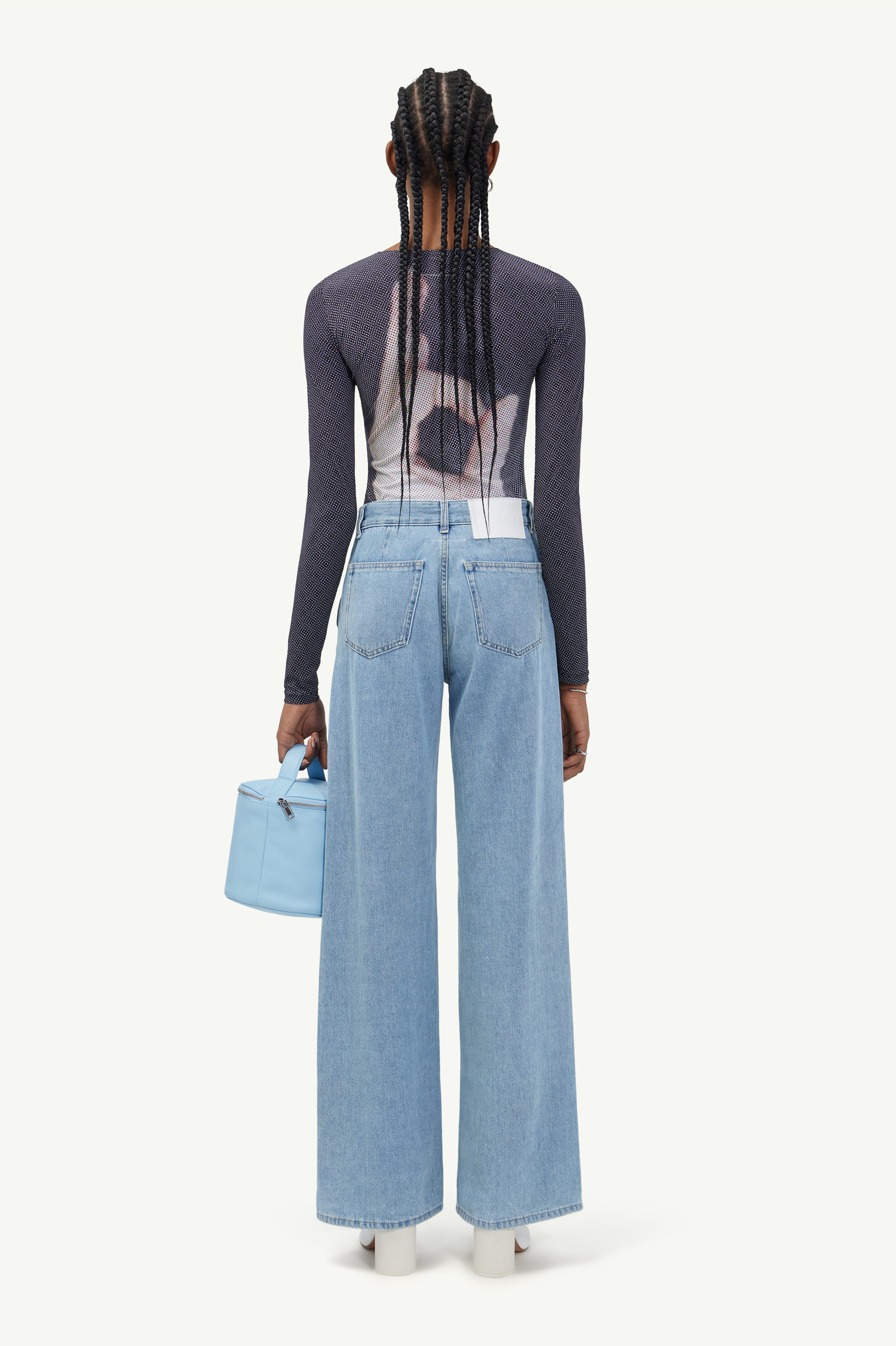 Mid-rise jeans - 4