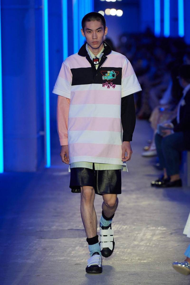 Camera print striped polo shirt 6