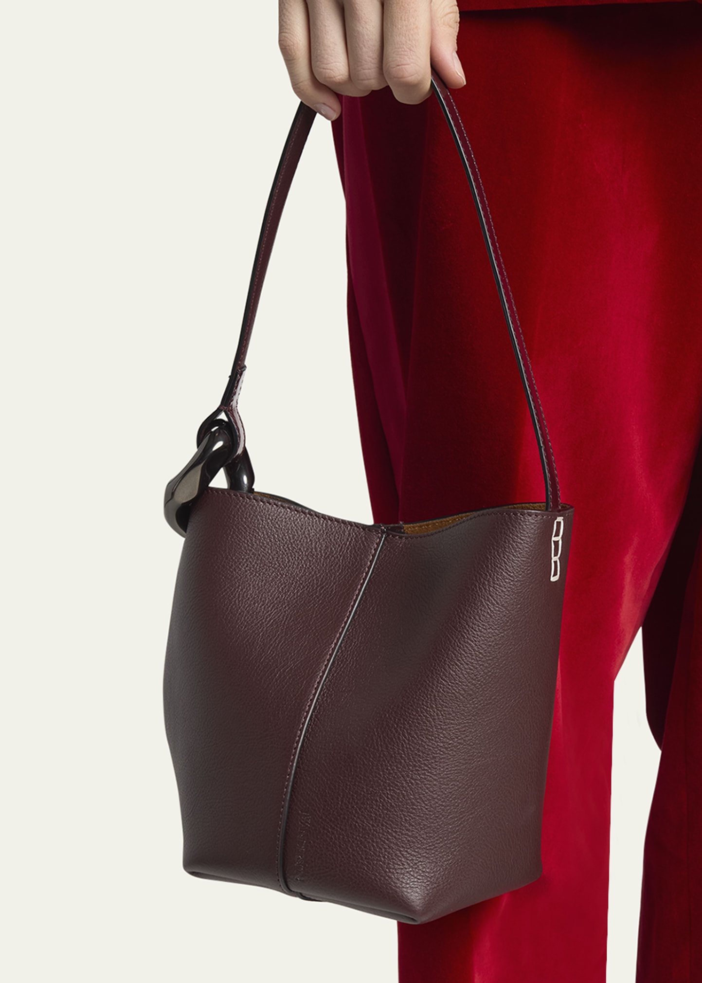 ハンドバッグ J. W. Anderson The Corner Small Bucket SMALL JWA CORNER BUCKET - LEATHER BUCKET BAG – JW Anderson