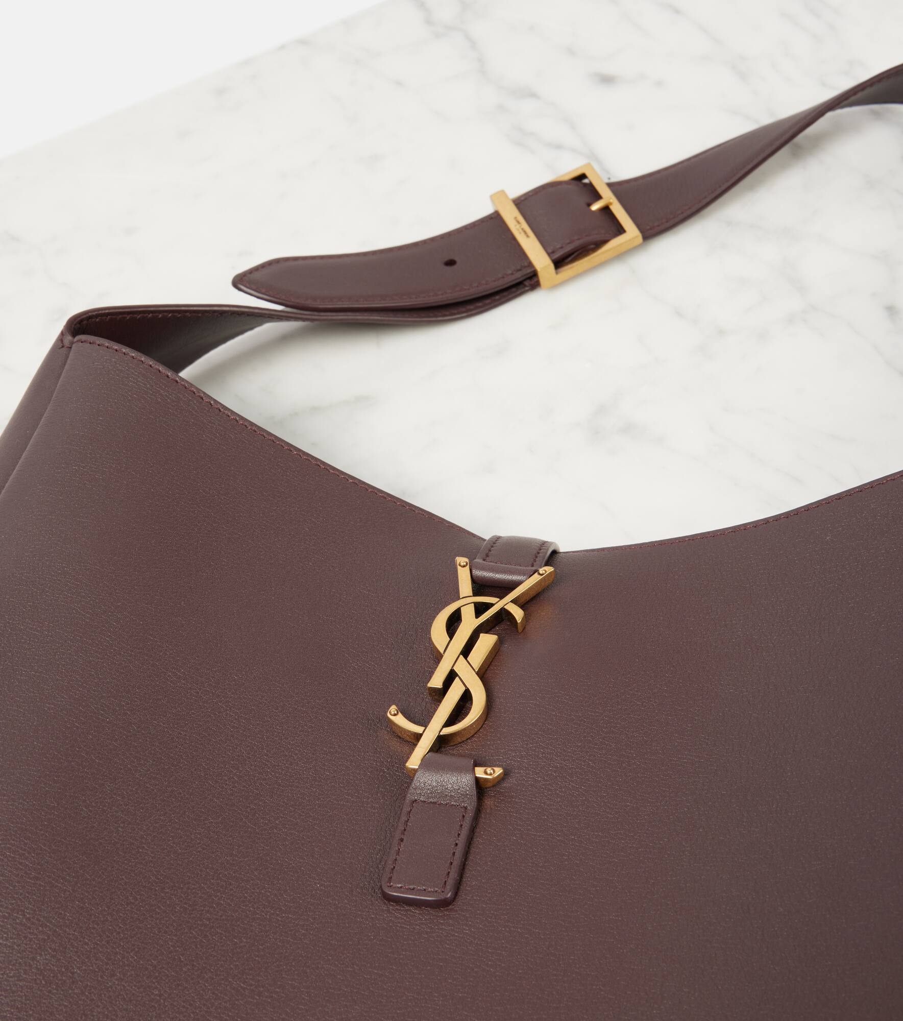 Le 5 à 7 Large leather shoulder bag - 6