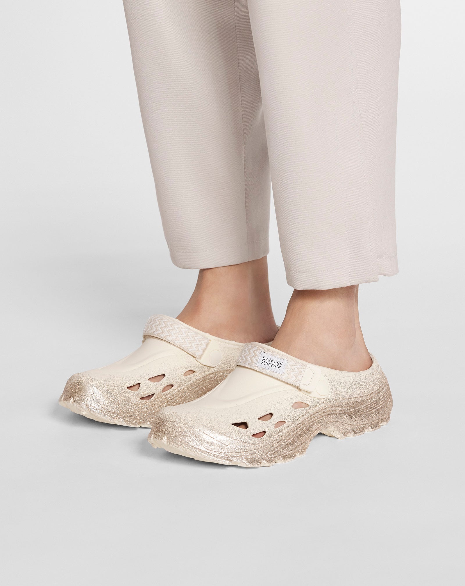 GLITTERY RUBBER LANVIN X SUICOKE CLOGS MEN - 3