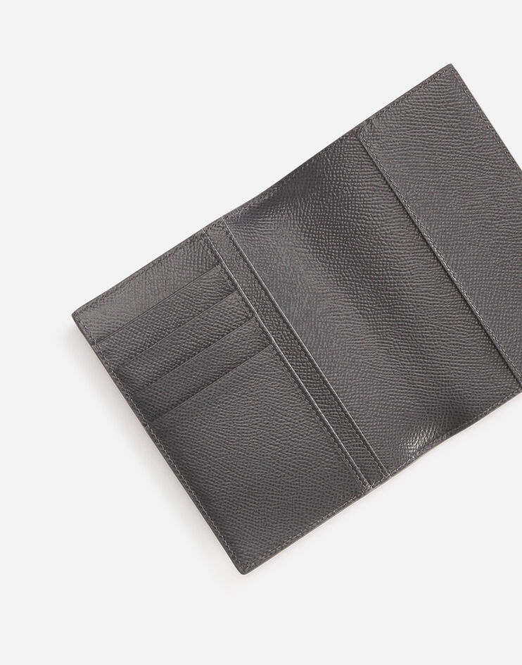 Dauphine calfskin passport holder with branded tag - 4