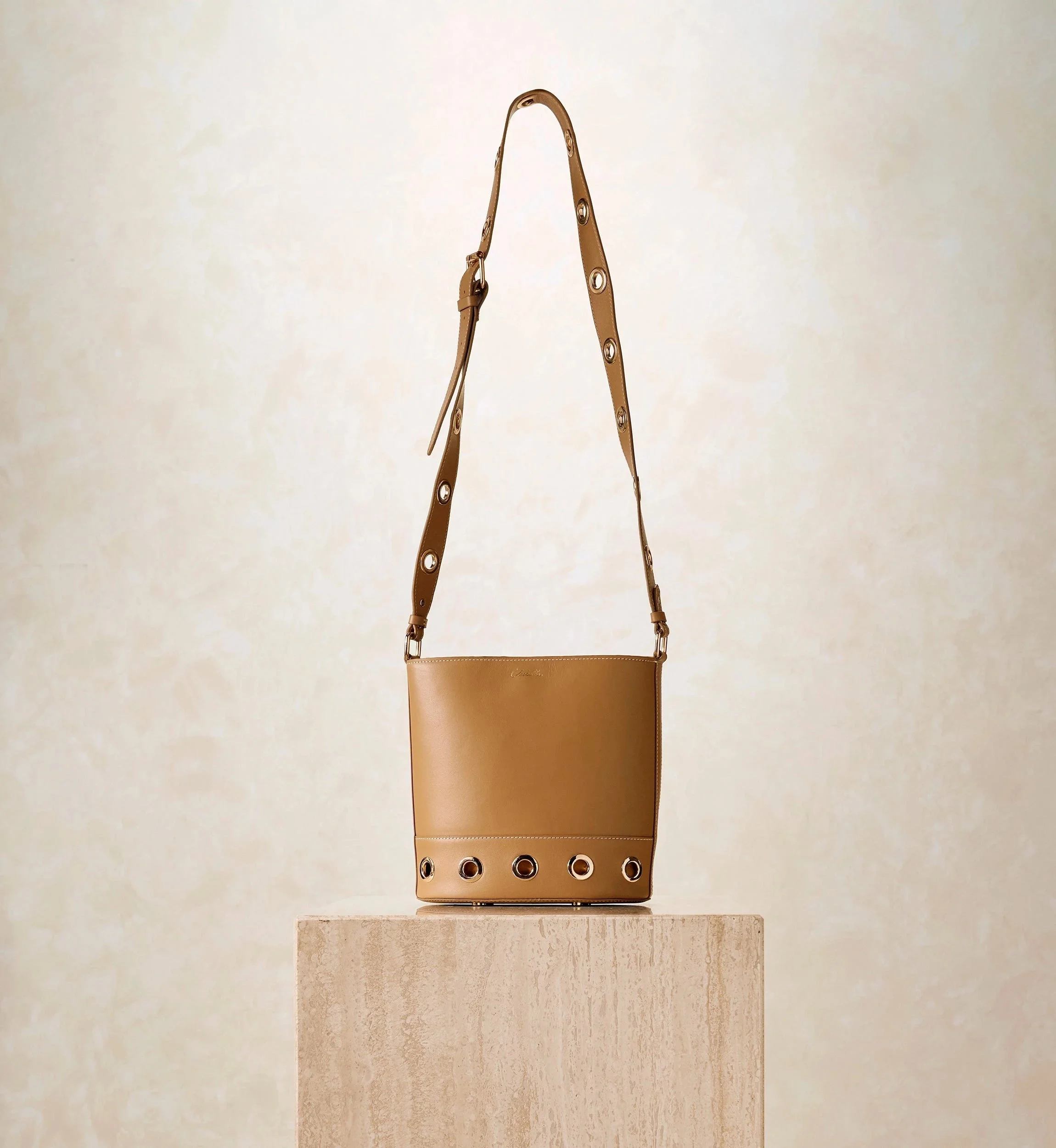 ROCHELLE BUCKET BAG | CARAMEL - 1