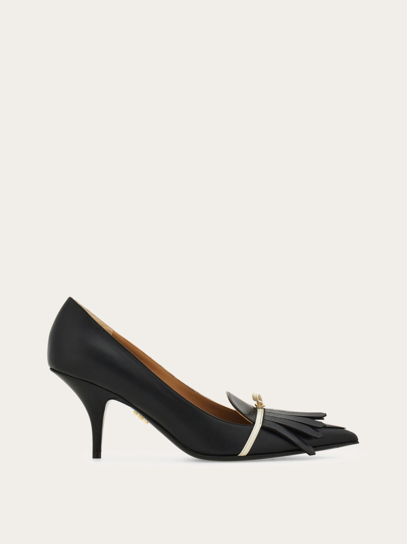 Pump with mini bow detail 1