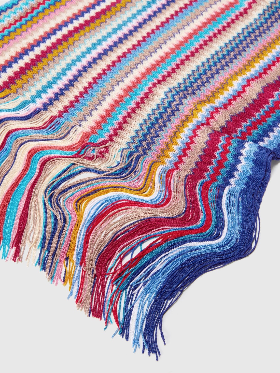 100% viscose scarf with zigzag pattern and fringes - 2