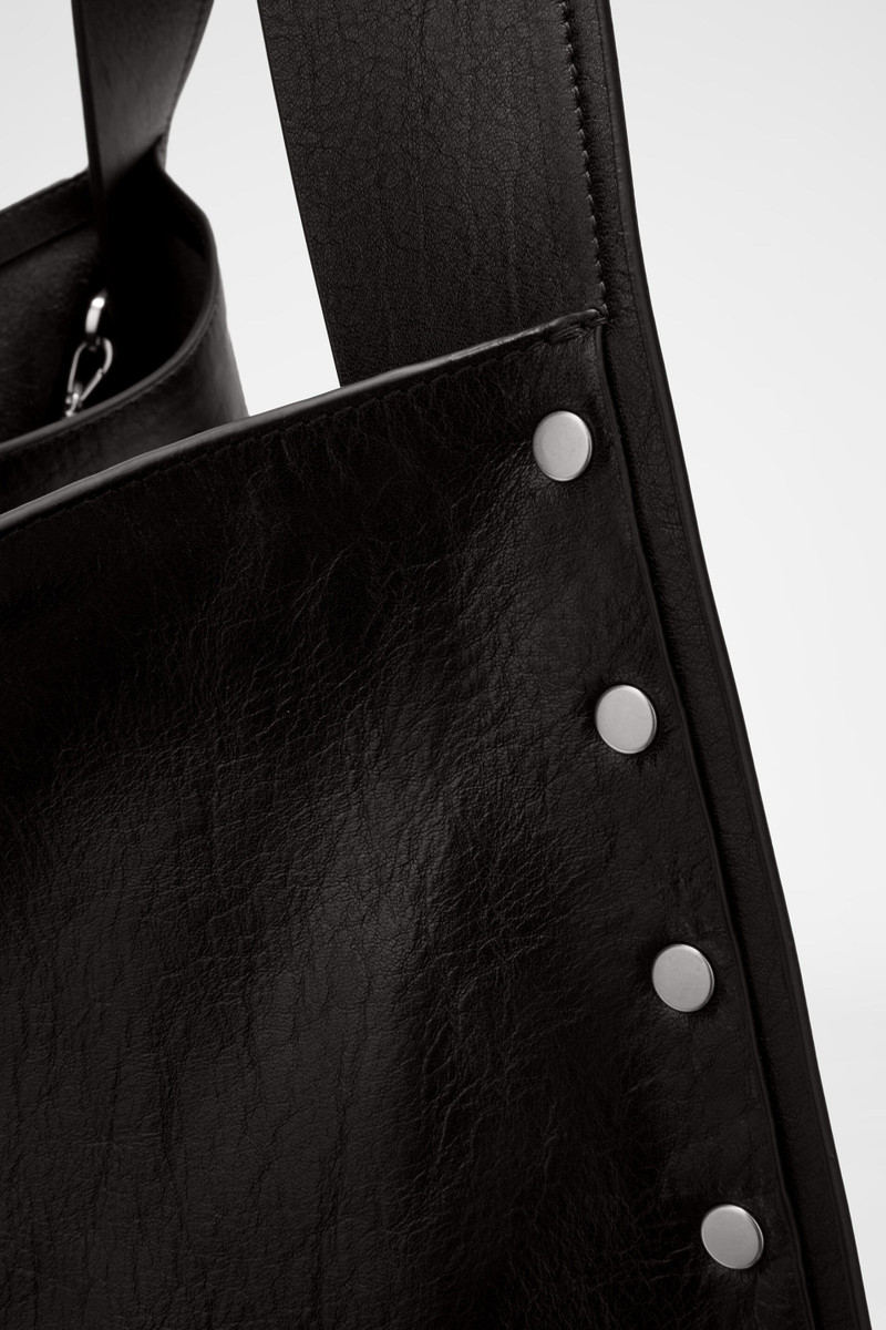 Rivet Border Tote 4