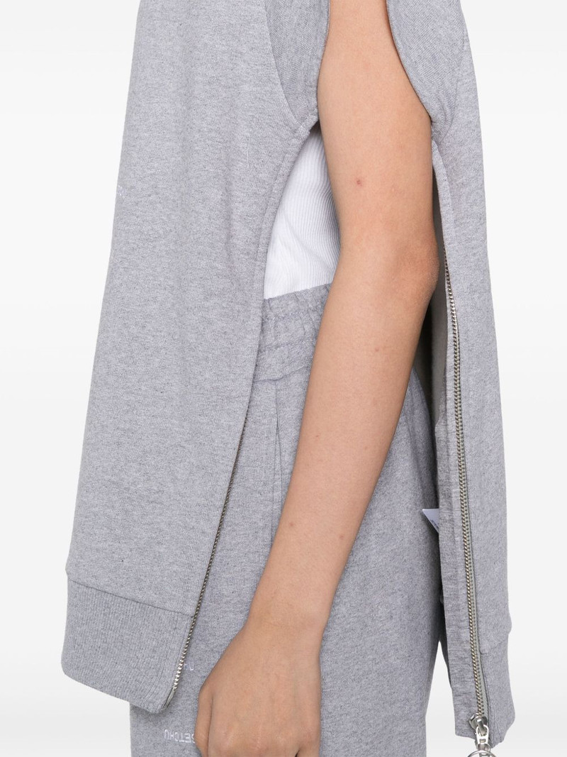 logo-embroidered vest 5