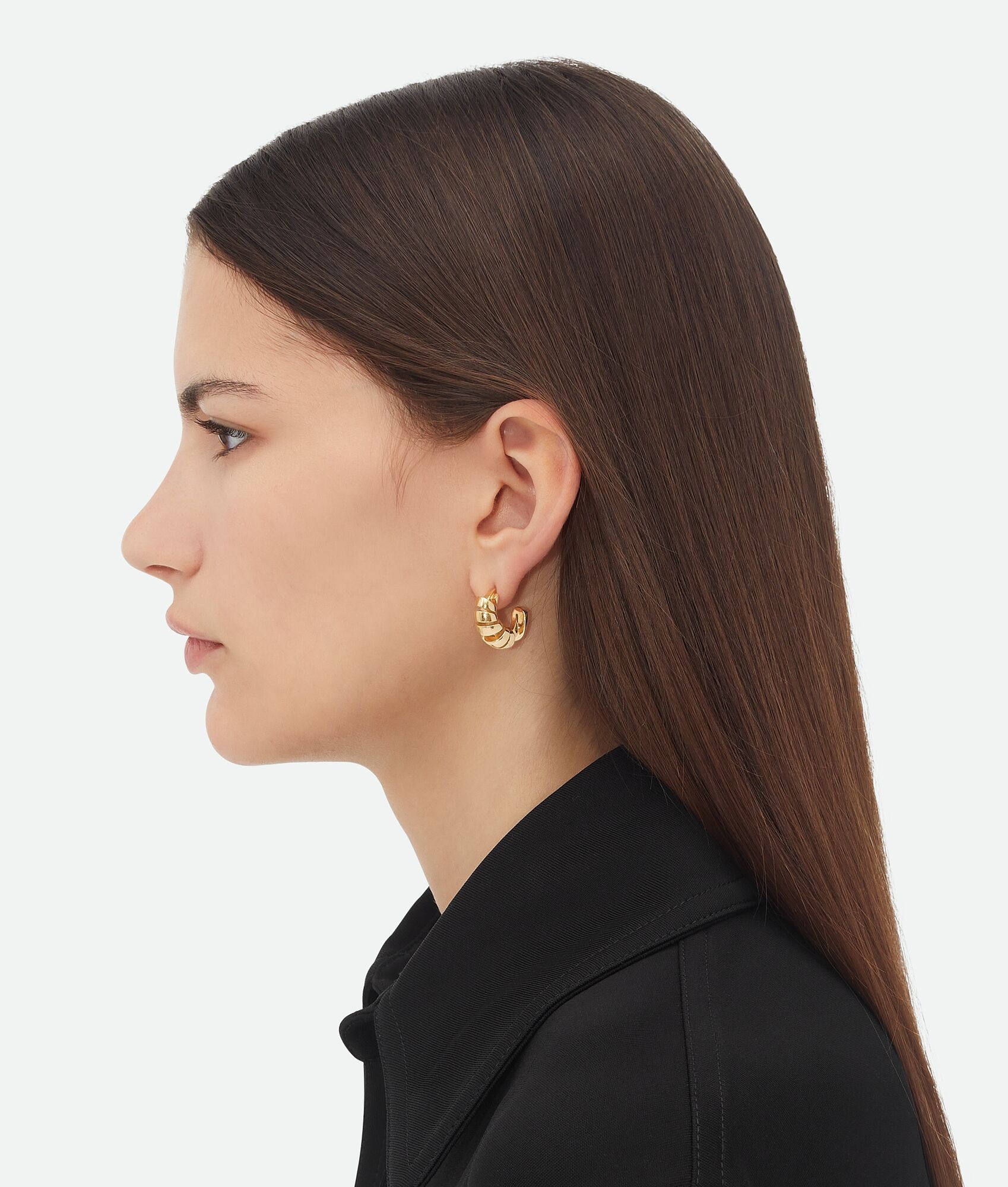ピアス BOTTEGA VENETA   Twist Earrings in Woven Leather Bottega Veneta // Leather Twist Earring – VSP Consignment